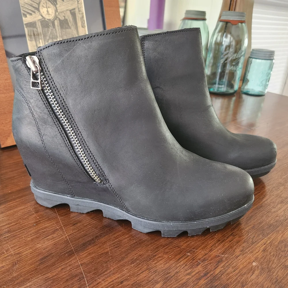 Sorel Black Artic Wedge Ankle‎ Boots